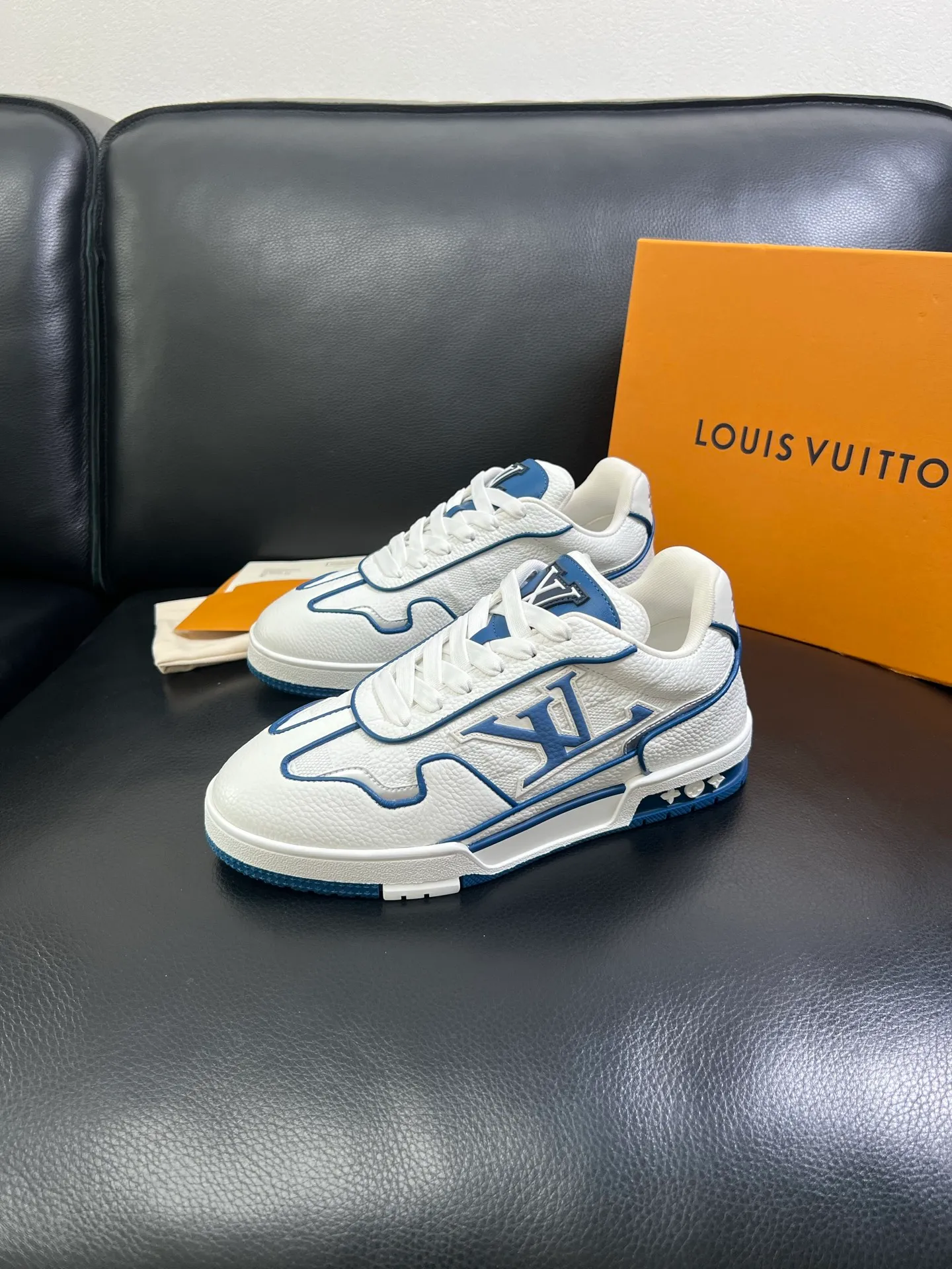 Men's shoes💰840 Lv 🔍Top purchasing agent🇮🇹 Louis Vuitton, the sports sneaker counter is synchronized, the uppers are imported from Italy, high-quality splicing colorful and complex crafts, the imported mesh padding is soft and comfortable, soles: original soles specially provided by the original factory, T men's men's shoes 💰U exclusive movable molded soles are super comfortable, original factory and single goods, 🔍🔍high quality, you can enter and leave the counter at will, welcome to compare, code number 39-44 (customized 38 45) 85878